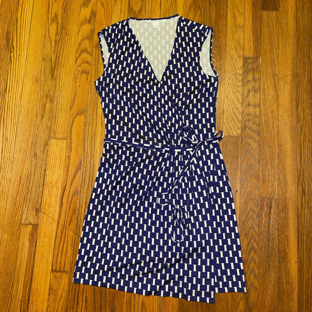 DVF Silk Geometric Callista Wrap Dress Sz 8 M